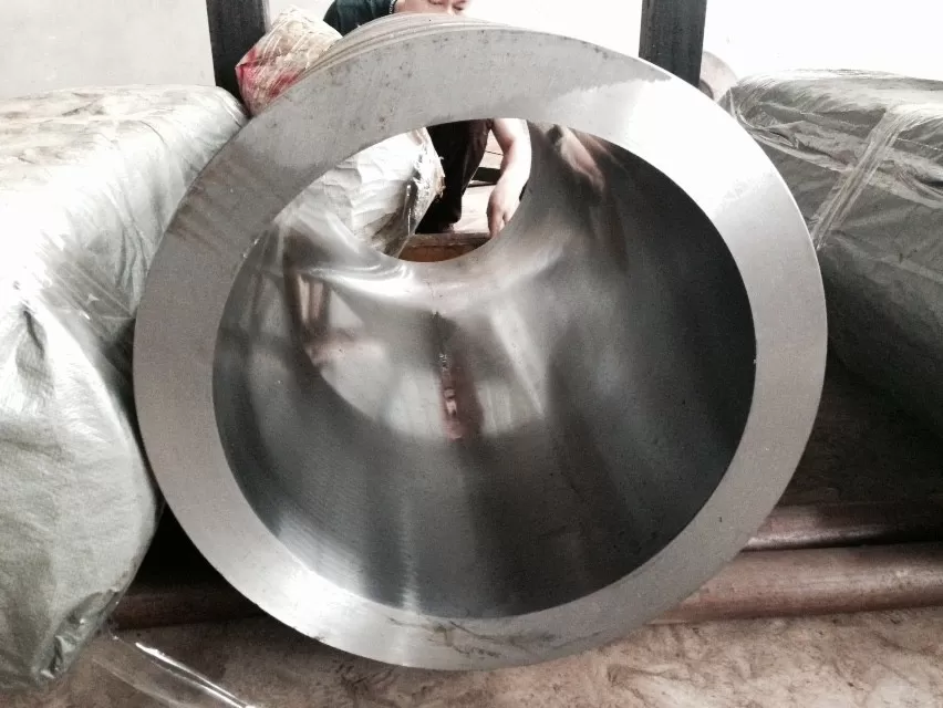 Precision Seamless Steel Hydraulic Cylinder Tubes E235 E355