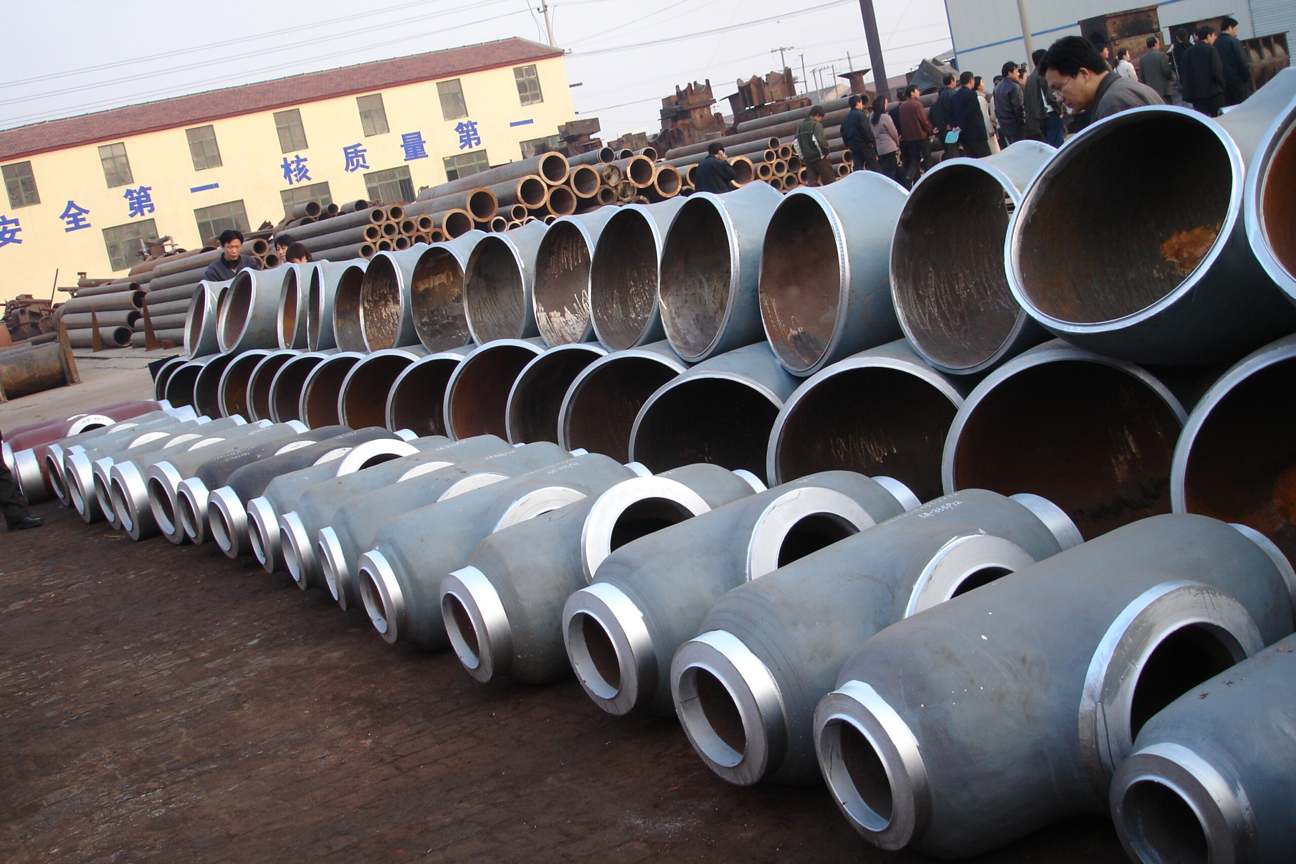 High-pressure three-way elbow